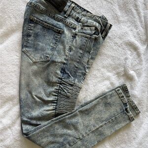 Slim Rib-Knee Skinny Jeans in Light Blue Wash